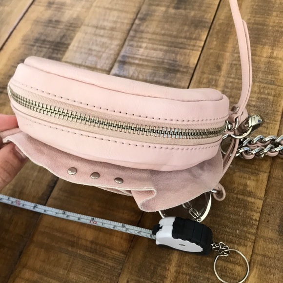 Bebe wristlet bag. Flower - Picture 2 of 8